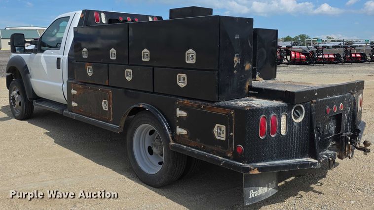 image for item EF3611 2013 Ford  F550 XL Super Duty flatbed truck