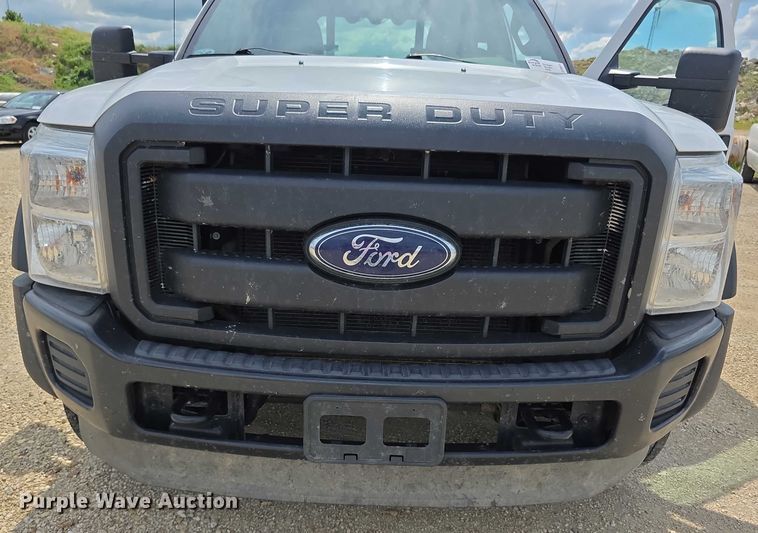 image for item EF3611 2013 Ford  F550 XL Super Duty flatbed truck