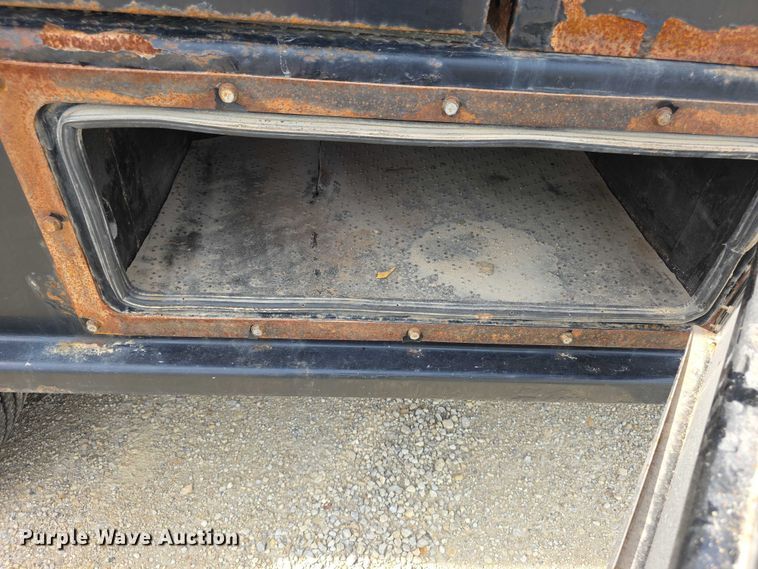 image for item EF3611 2013 Ford  F550 XL Super Duty flatbed truck