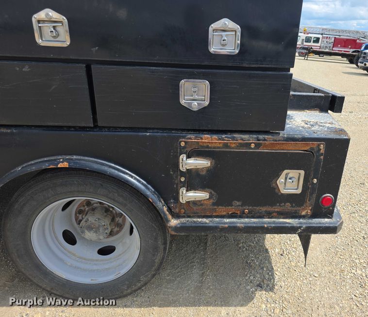 image for item EF3611 2013 Ford  F550 XL Super Duty flatbed truck