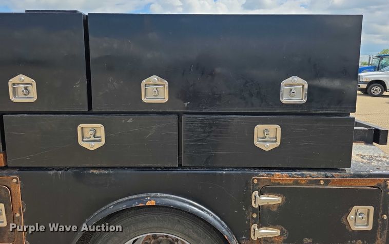 image for item EF3611 2013 Ford  F550 XL Super Duty flatbed truck