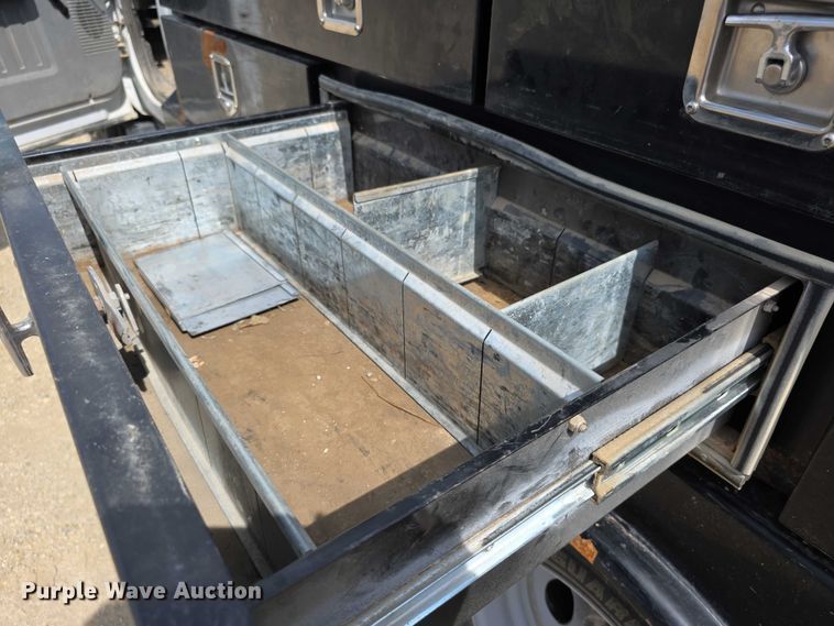 image for item EF3611 2013 Ford  F550 XL Super Duty flatbed truck