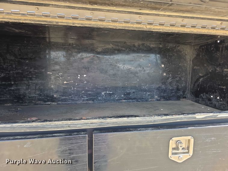 image for item EF3611 2013 Ford  F550 XL Super Duty flatbed truck