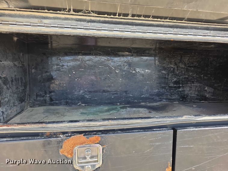 image for item EF3611 2013 Ford  F550 XL Super Duty flatbed truck