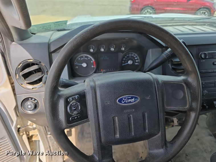 image for item EF3611 2013 Ford  F550 XL Super Duty flatbed truck