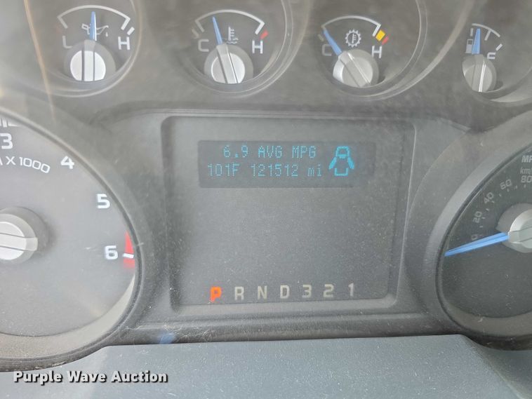 image for item EF3611 2013 Ford  F550 XL Super Duty flatbed truck