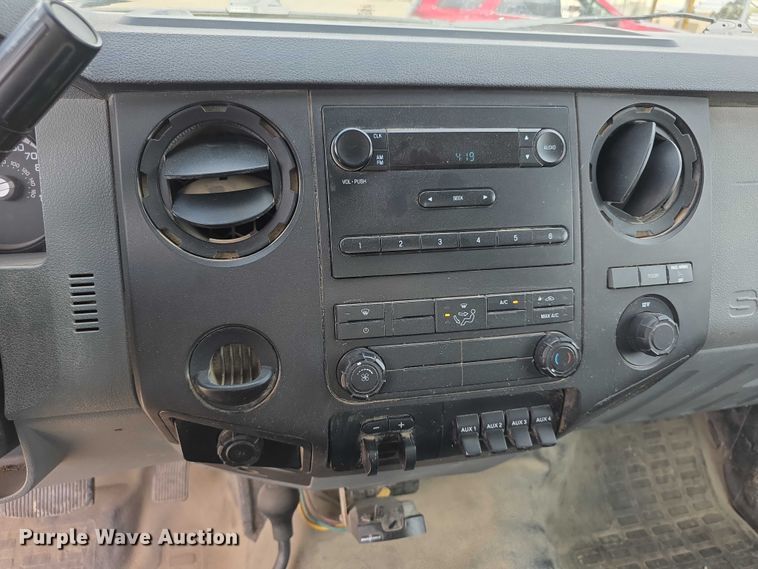 image for item EF3611 2013 Ford  F550 XL Super Duty flatbed truck