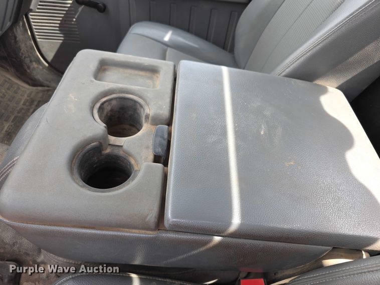 image for item EF3611 2013 Ford  F550 XL Super Duty flatbed truck