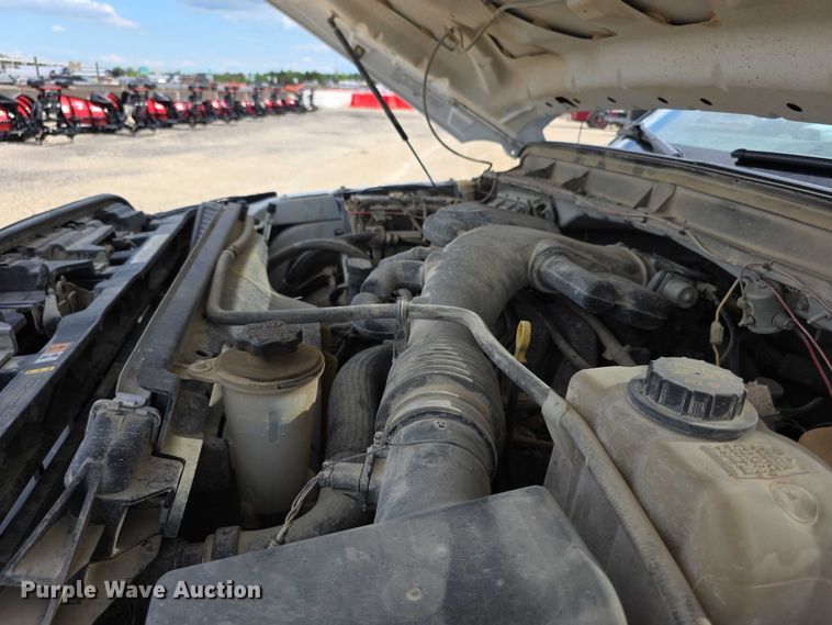 image for item EF3611 2013 Ford  F550 XL Super Duty flatbed truck