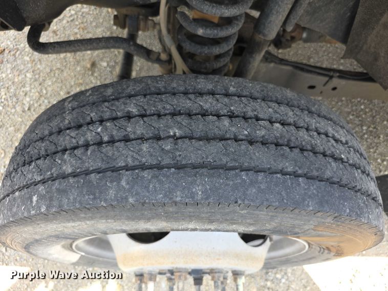 image for item EF3611 2013 Ford  F550 XL Super Duty flatbed truck