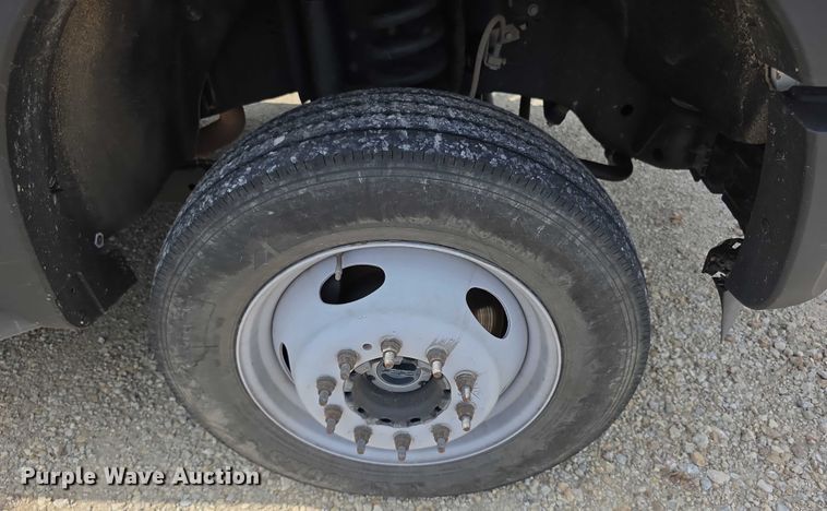 image for item EF3611 2013 Ford  F550 XL Super Duty flatbed truck