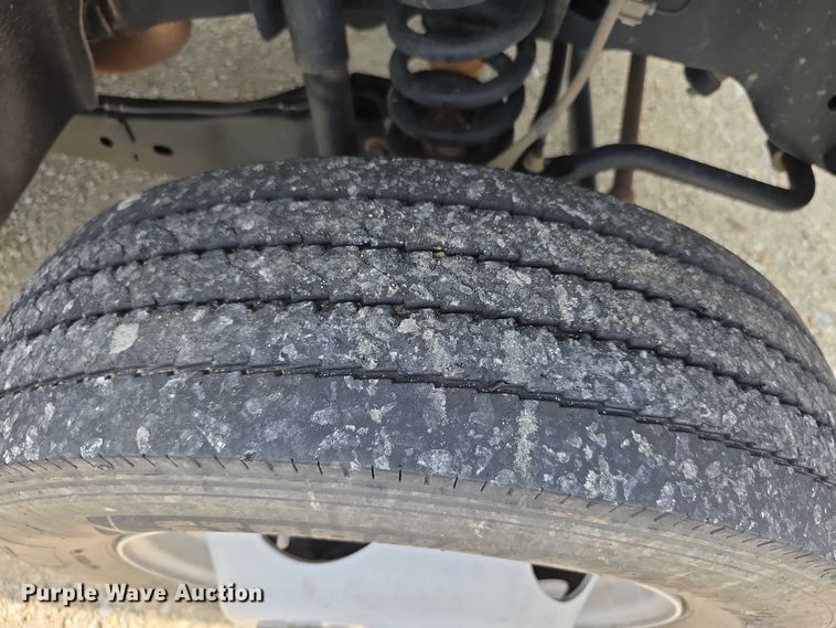 image for item EF3611 2013 Ford  F550 XL Super Duty flatbed truck