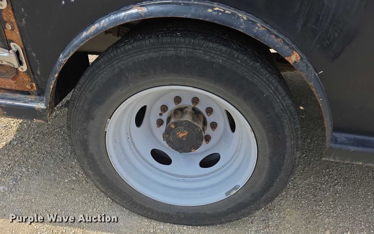 image for item EF3611 2013 Ford  F550 XL Super Duty flatbed truck