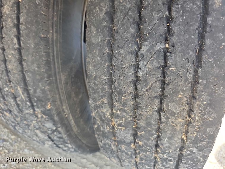 image for item EF3611 2013 Ford  F550 XL Super Duty flatbed truck