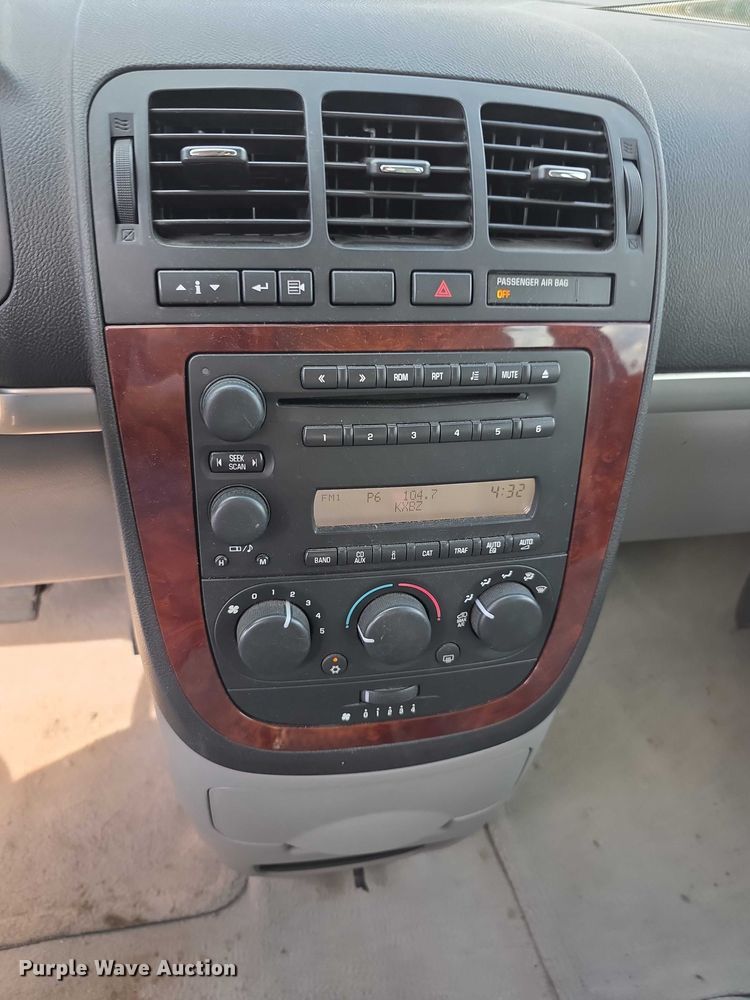 image for item EF3612 2007 Chevrolet Uplander LS van