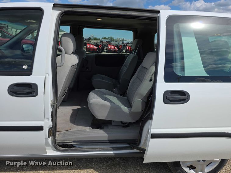 image for item EF3612 2007 Chevrolet Uplander LS van