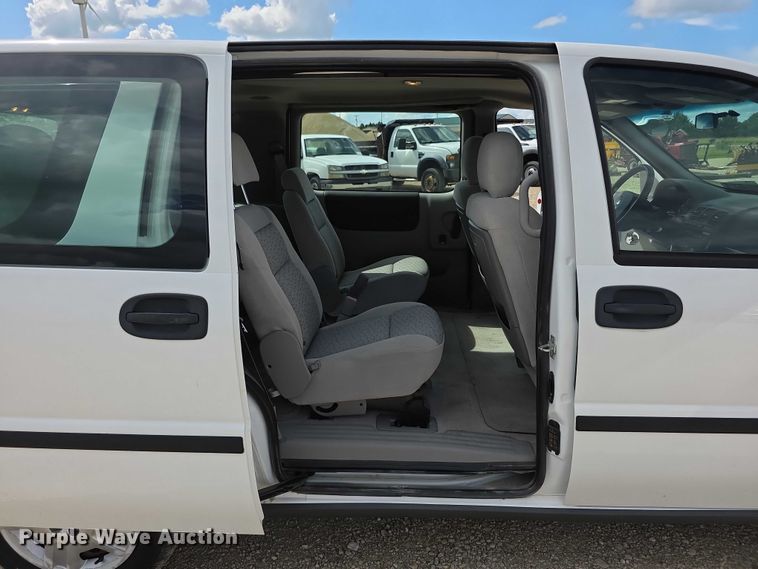 image for item EF3612 2007 Chevrolet Uplander LS van