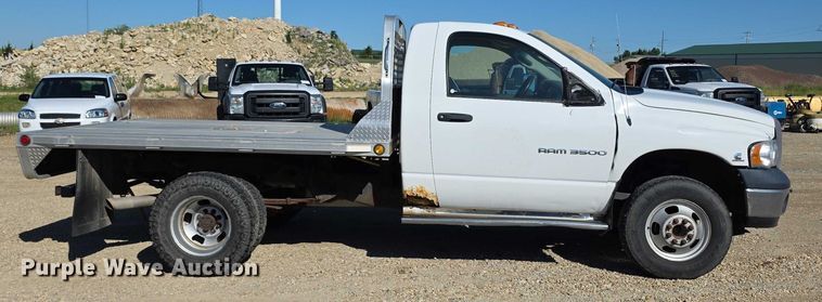 image for item EF3614 2005 Dodge Ram 3500 flatbed pickup truck