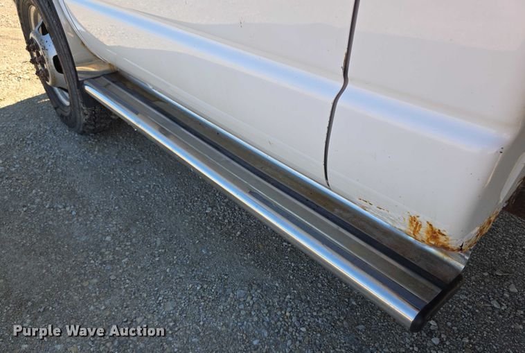 image for item EF3614 2005 Dodge Ram 3500 flatbed pickup truck