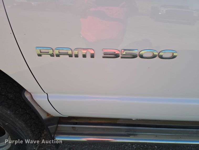 image for item EF3614 2005 Dodge Ram 3500 flatbed pickup truck