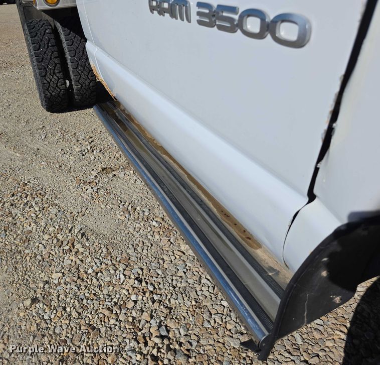 image for item EF3614 2005 Dodge Ram 3500 flatbed pickup truck
