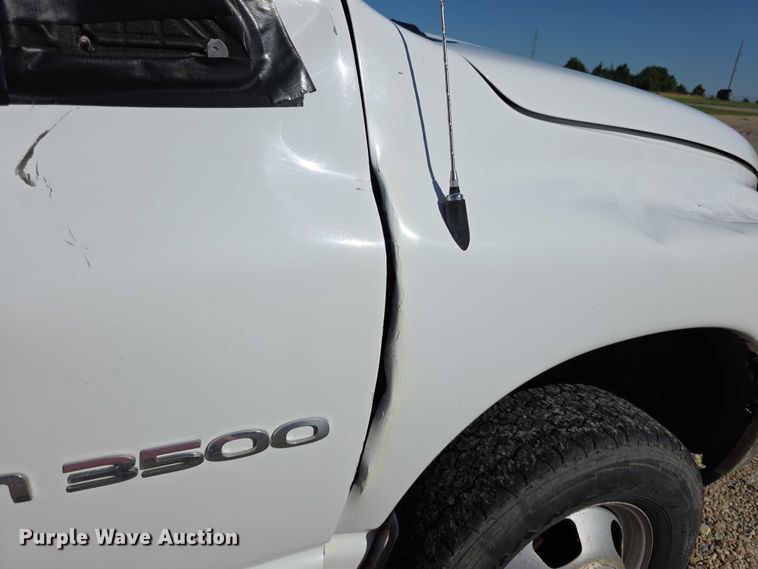 image for item EF3614 2005 Dodge Ram 3500 flatbed pickup truck