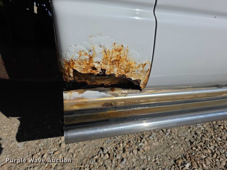 image for item EF3614 2005 Dodge Ram 3500 flatbed pickup truck