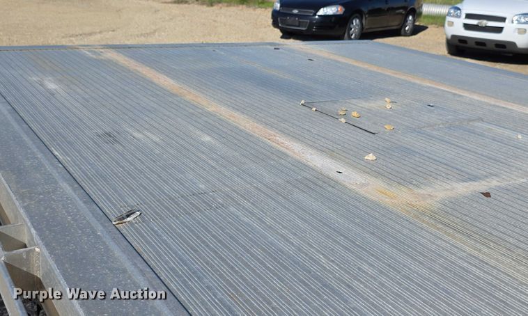 image for item EF3614 2005 Dodge Ram 3500 flatbed pickup truck