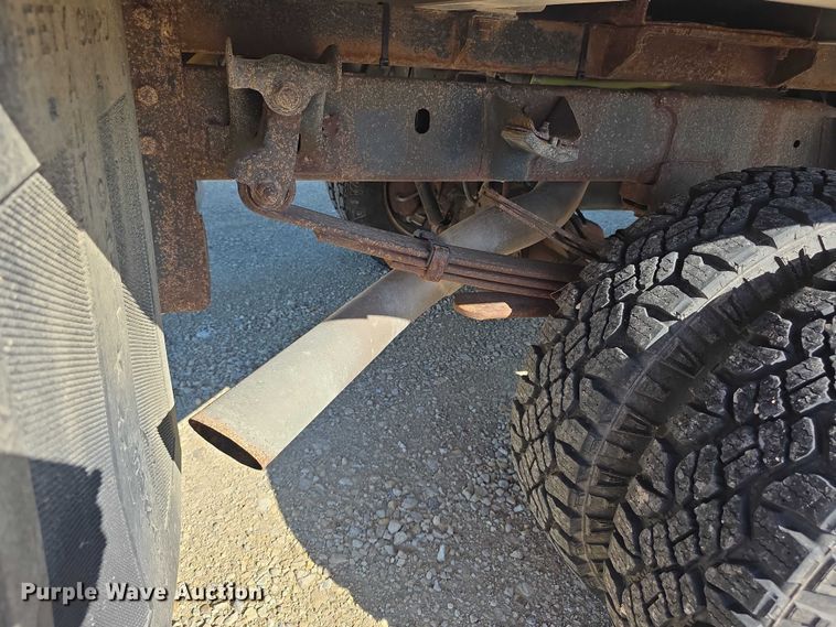 image for item EF3614 2005 Dodge Ram 3500 flatbed pickup truck