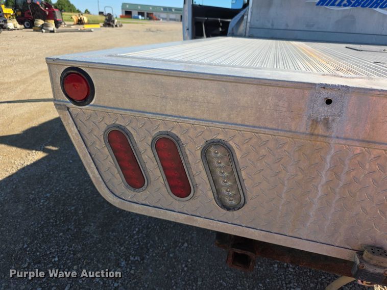 image for item EF3614 2005 Dodge Ram 3500 flatbed pickup truck