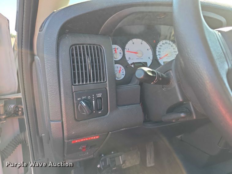 image for item EF3614 2005 Dodge Ram 3500 flatbed pickup truck