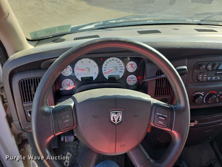 image for item EF3614 2005 Dodge Ram 3500 flatbed pickup truck