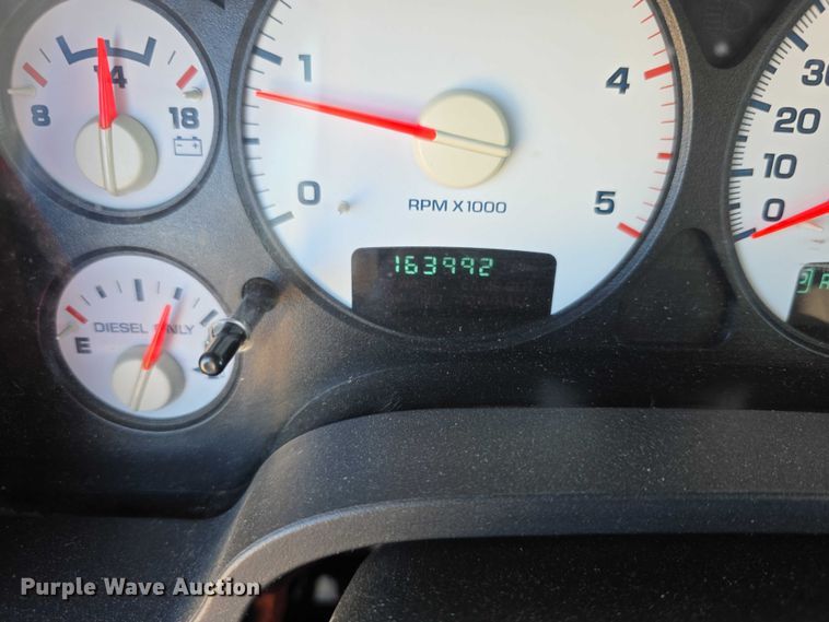 image for item EF3614 2005 Dodge Ram 3500 flatbed pickup truck