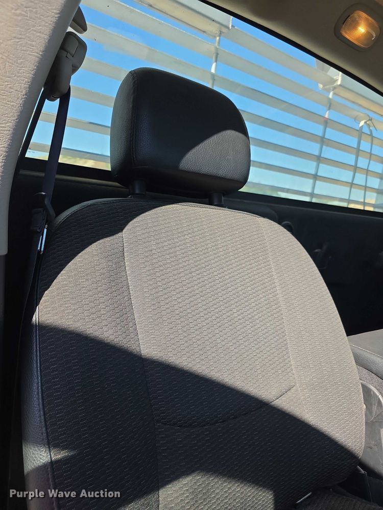 image for item EF3614 2005 Dodge Ram 3500 flatbed pickup truck