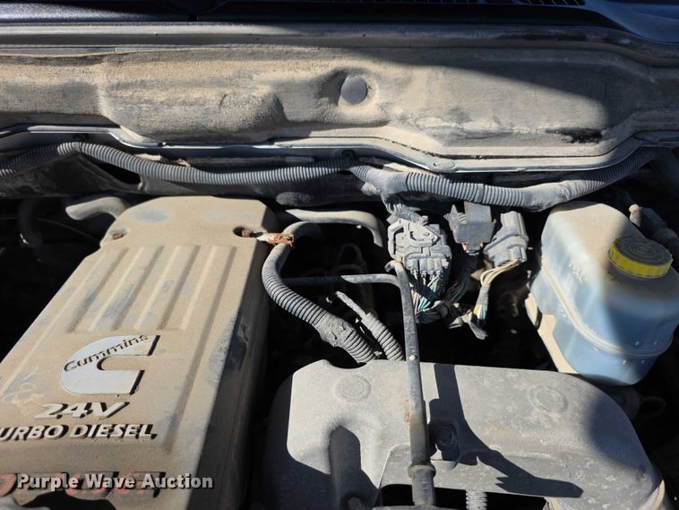 image for item EF3614 2005 Dodge Ram 3500 flatbed pickup truck