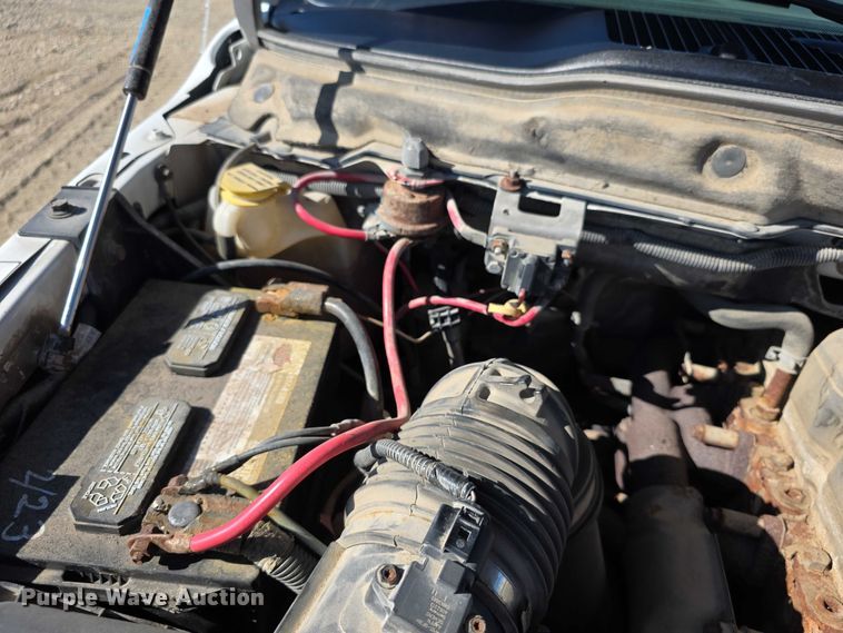 image for item EF3614 2005 Dodge Ram 3500 flatbed pickup truck