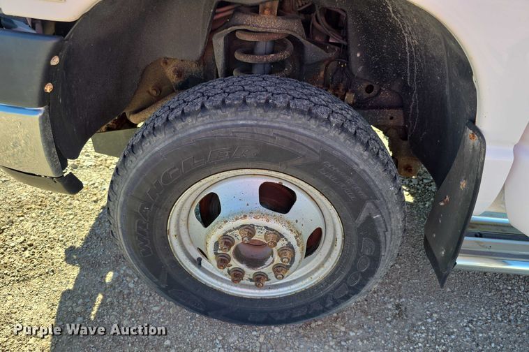 image for item EF3614 2005 Dodge Ram 3500 flatbed pickup truck