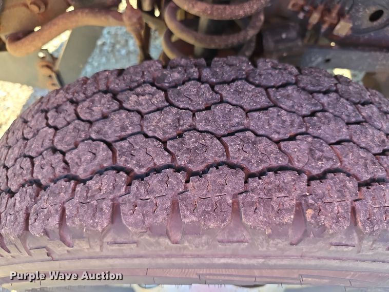 image for item EF3614 2005 Dodge Ram 3500 flatbed pickup truck