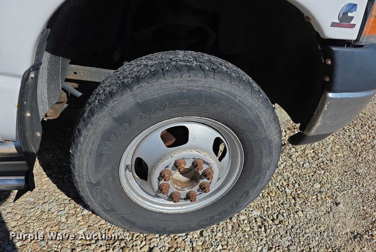 image for item EF3614 2005 Dodge Ram 3500 flatbed pickup truck