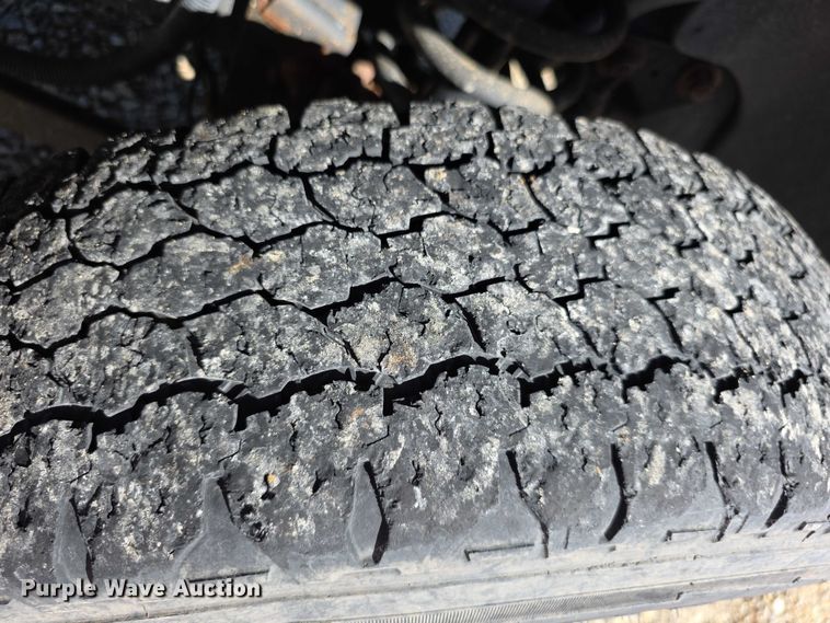 image for item EF3614 2005 Dodge Ram 3500 flatbed pickup truck