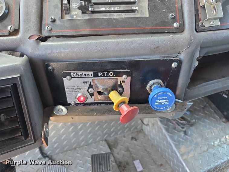 image for item EF3617 1990 Federal Motors E-One ladder fire truck