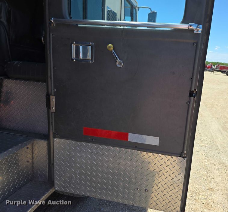 image for item EF3617 1990 Federal Motors E-One ladder fire truck