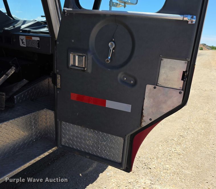 image for item EF3617 1990 Federal Motors E-One ladder fire truck