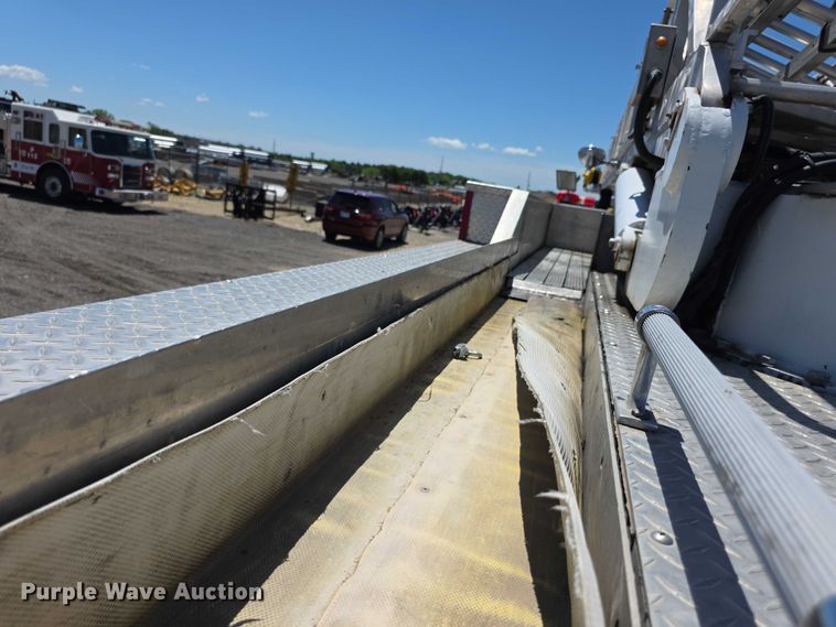 image for item EF3617 1990 Federal Motors E-One ladder fire truck