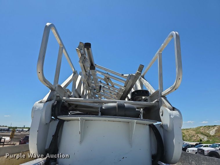 image for item EF3617 1990 Federal Motors E-One ladder fire truck