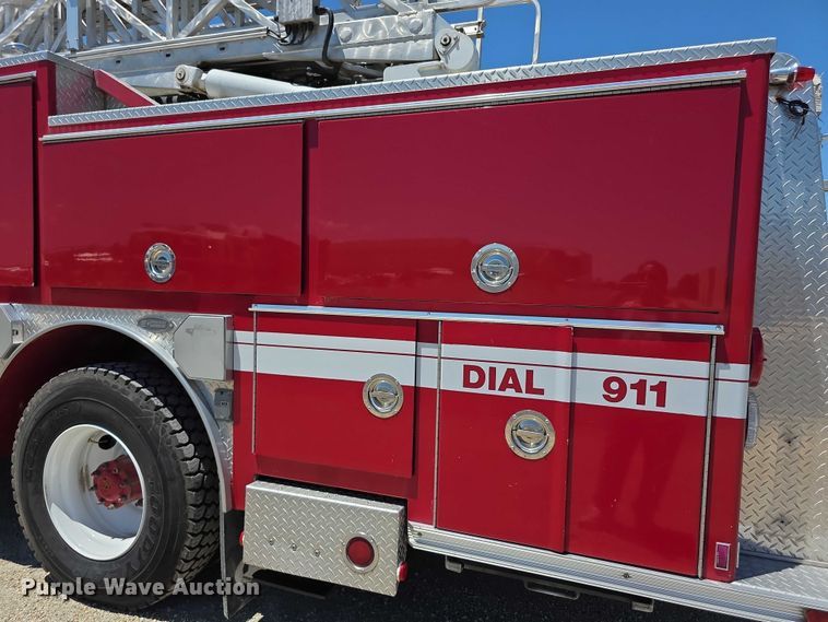 image for item EF3617 1990 Federal Motors E-One ladder fire truck