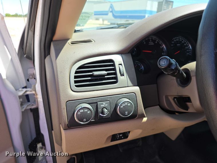 image for item EF3621 2012 Chevrolet Suburban 1500 SUV