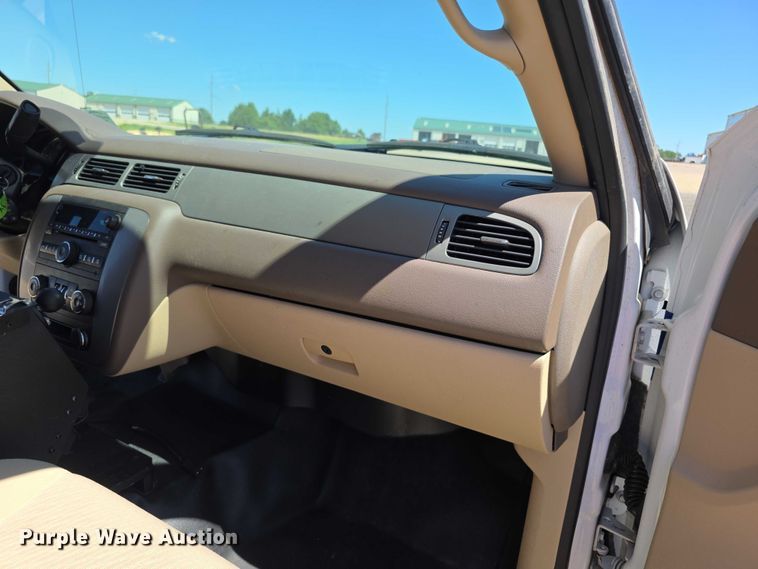 image for item EF3621 2012 Chevrolet Suburban 1500 SUV