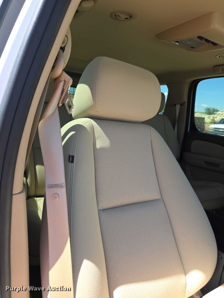 image for item EF3621 2012 Chevrolet Suburban 1500 SUV