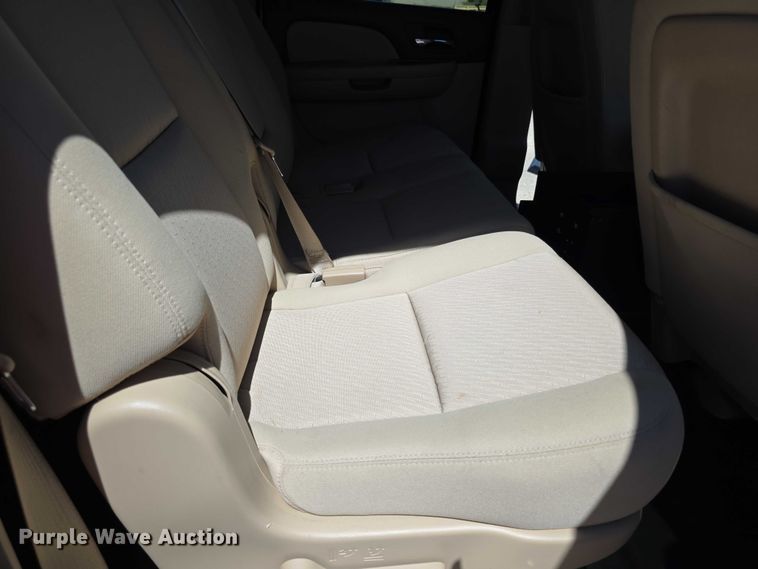 image for item EF3621 2012 Chevrolet Suburban 1500 SUV